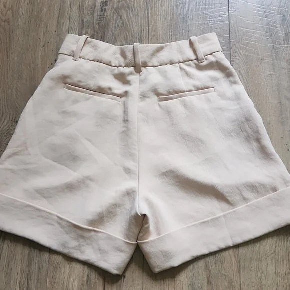 Wilfred Labryinth Short - Picture 5 of 6